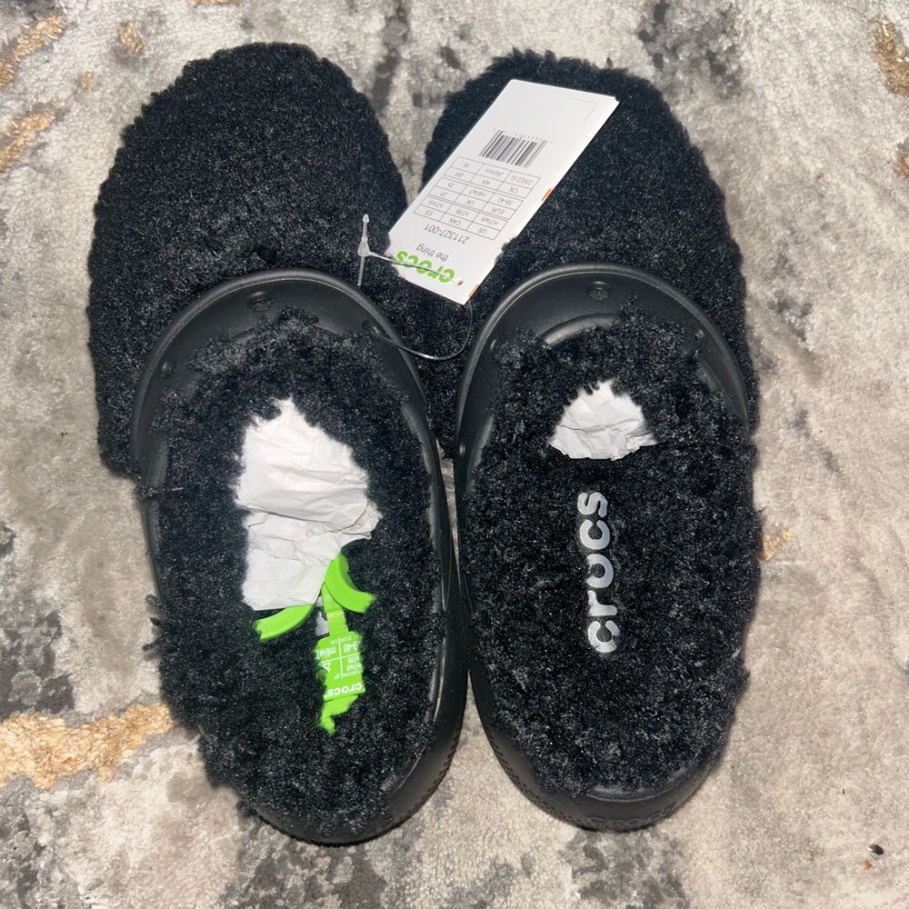 CROCS Black Fuzzy Slippers